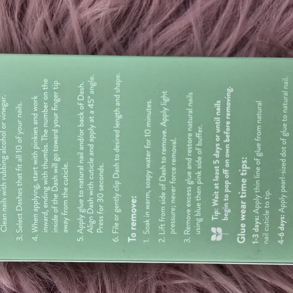 - Red Aspen Green and White Nail Dashes - Picture 4 of 6